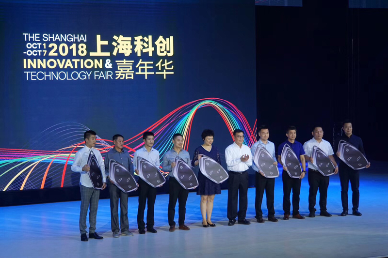 新葡京全球首款量产智能汽车上市交付